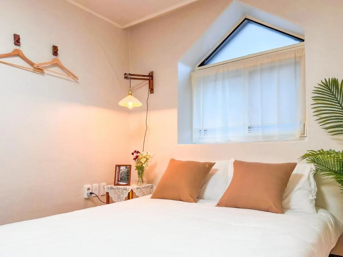 Seoul Cozy Haven Near Omokgyo Station Apartment South Korea