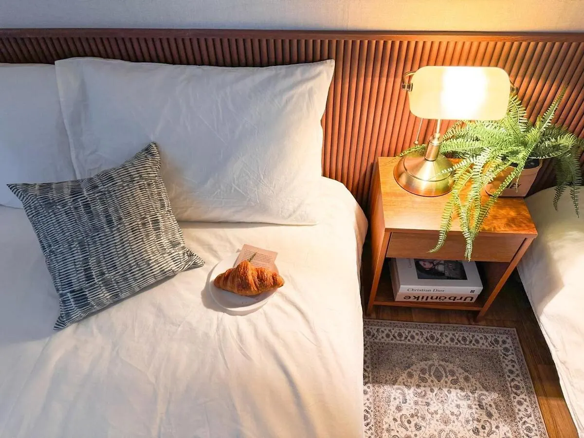 Seoul Cozy Haven Near Omokgyo Station Apartment