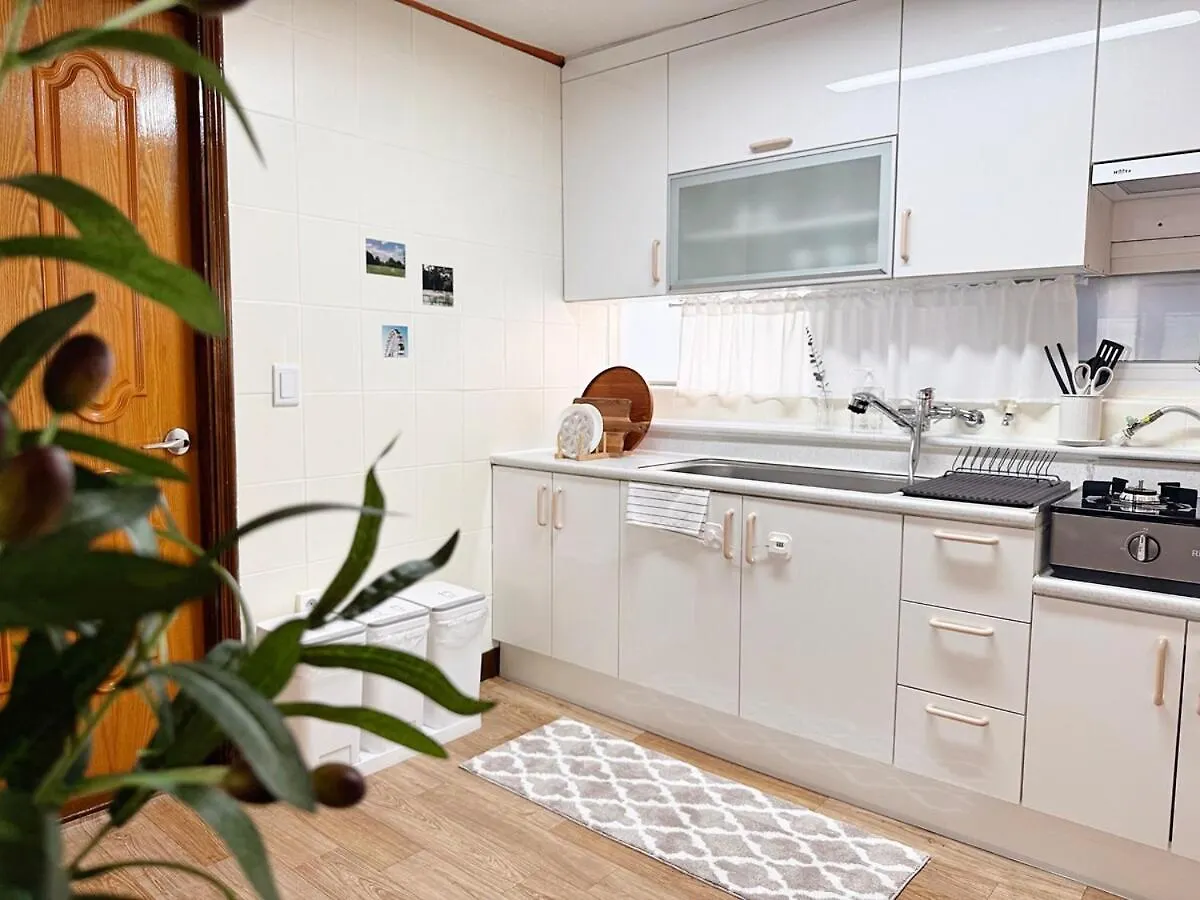 Seoul Cozy Haven Near Omokgyo Station Apartment South Korea